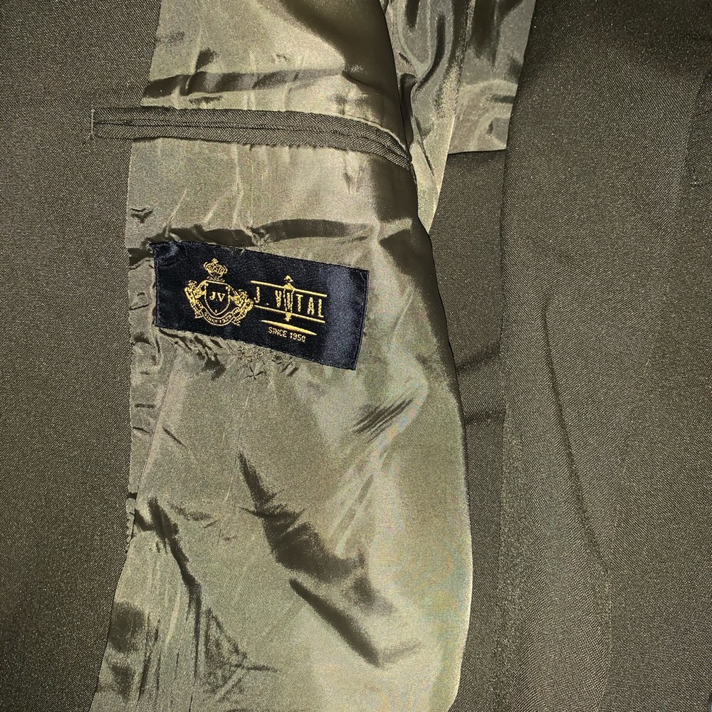 J. Vital 2piece suit size 42R top and 38L bottom